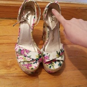 Floral wedges